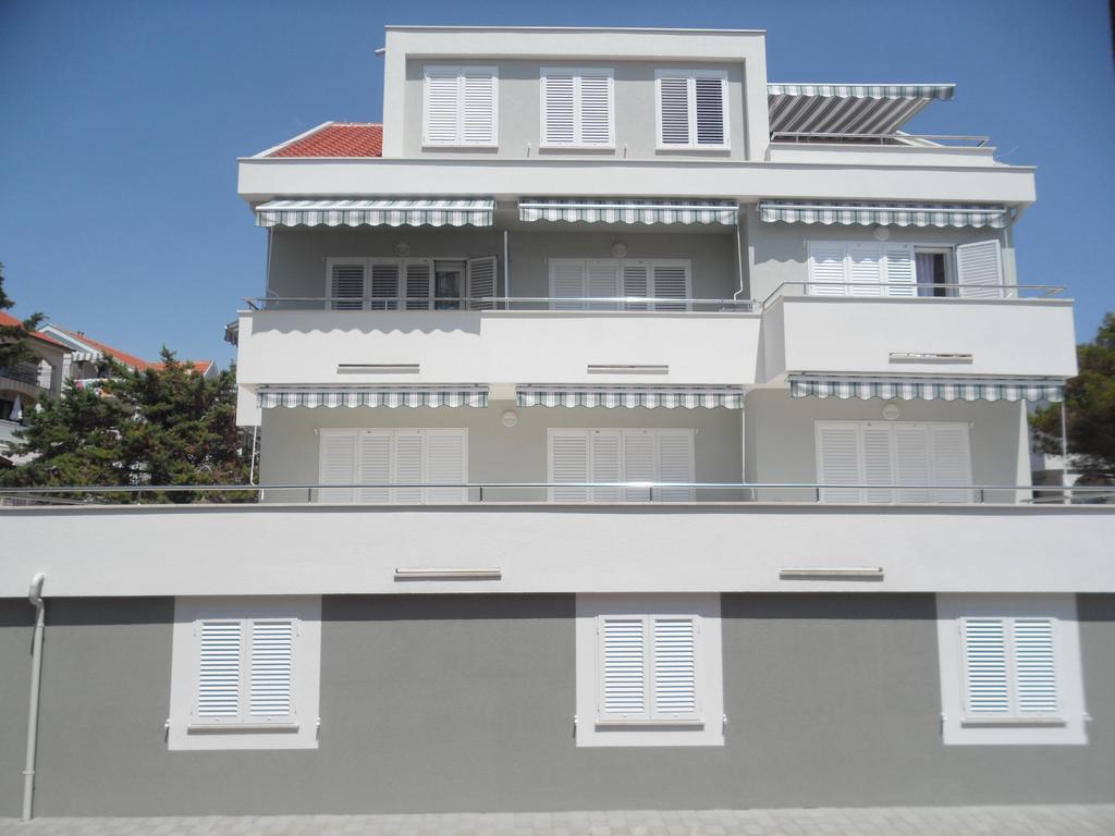 Apartments Biba Новаля Екстер'єр фото